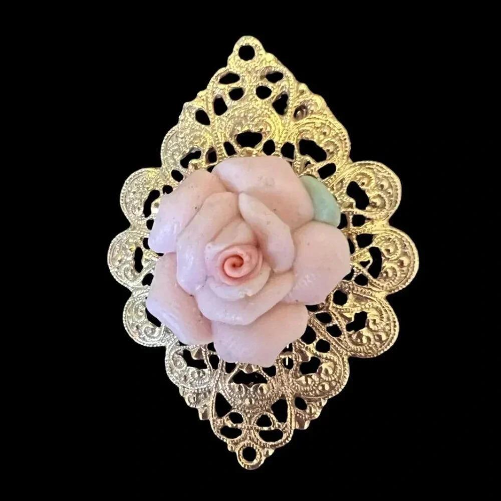 Vintage 1928 Pink Porcelain Rose Filigree Brooch Pin Gold Tone - Picture 3 of 4